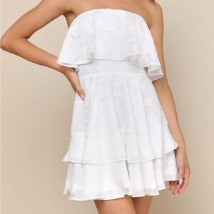 Lulu’s strapless white mini dress